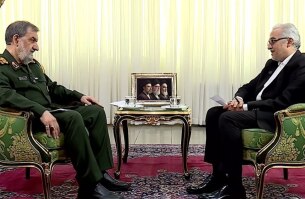 محسن رضایی: آمریکا جنگ اقتصادی را ادامه دهد، یک قطره نفت از خلیج فارس خارج نخواهد شد