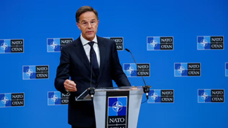 ناتو: در صورت لزوم هواپیماهای روسی را هدف قرار میدهیم